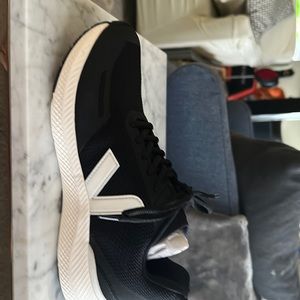 Veja Impala Jacquard (Black/Cream) 8 mens 41 Eur.   Ordered wrong size.